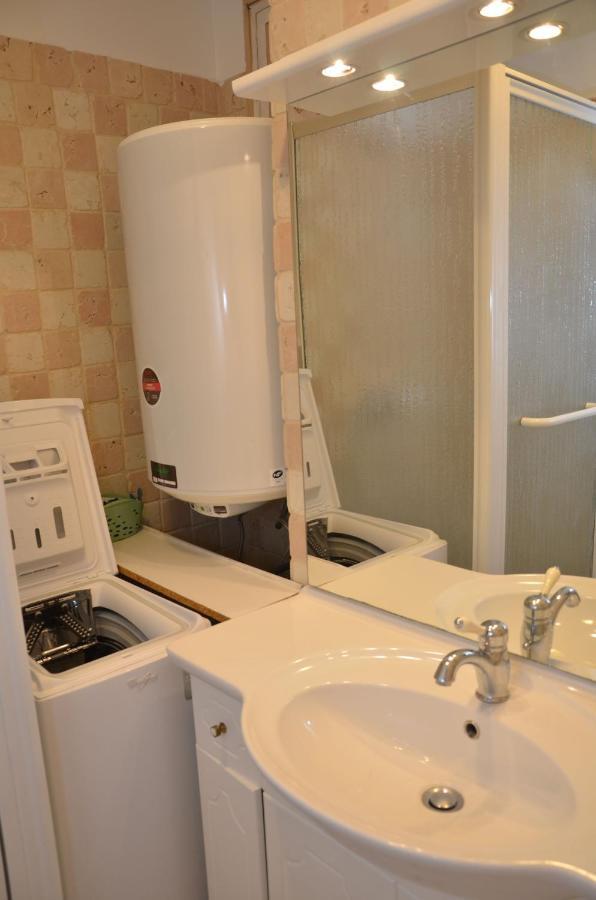 Appartement Les Pieds Dans L'Eau à Saint-Cyr-sur-Mer Extérieur photo