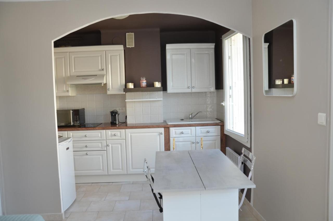 Appartement Les Pieds Dans L'Eau à Saint-Cyr-sur-Mer Extérieur photo